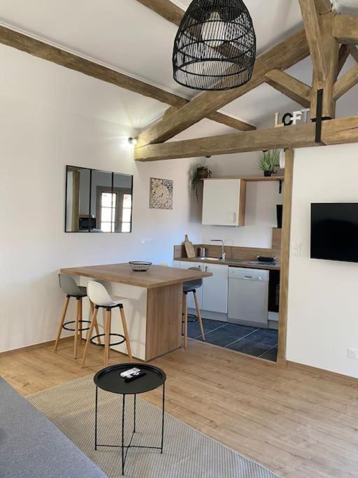 בזייה Le Petit Loft Des Halles מראה חיצוני תמונה